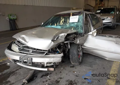 1996 Honda Accord Lx/Ex z USA, uszkodzony, nr VIN 1HGCD5537TA282266